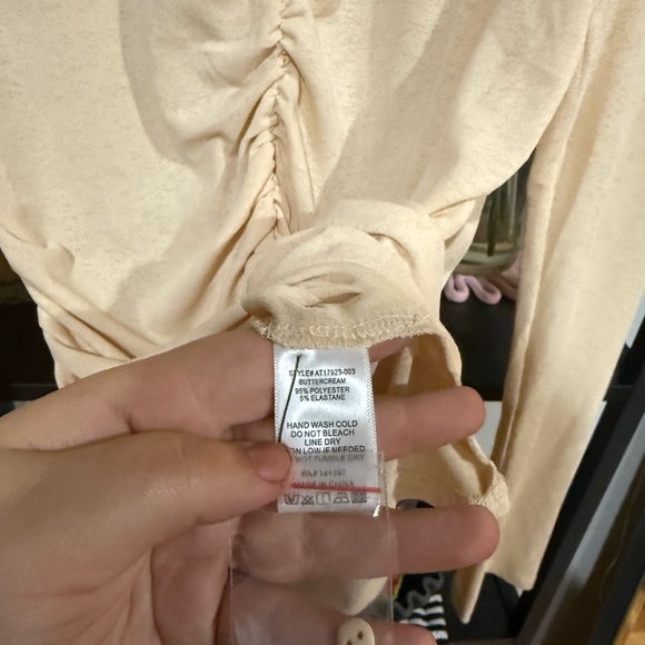 Astr Cream Ruched Long Sleeve Blouse size Xl - Picture 4 of 7